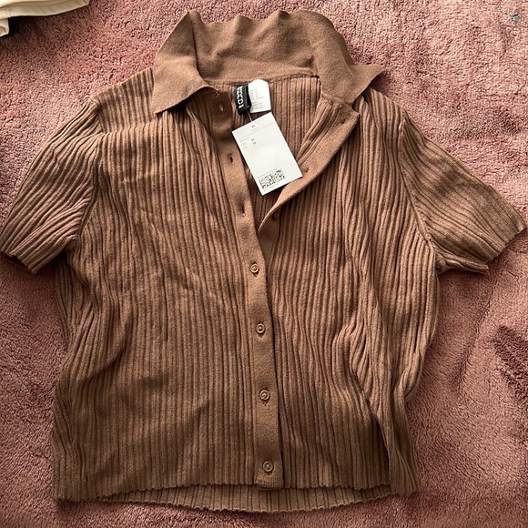 H&M Tops - Ribbed Crop Top